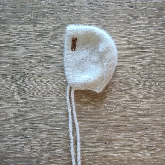 Luxelim Angora Hand Made Bonnet - Picture 1 of 4